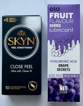 Набор SKYN Close Feel 10 шт. + Гель-лубрикант виноград 120 мл OLO SOS3714 фото