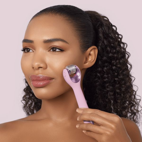 Електронний ролер для обличчя з мікроголками GESKE MicroNeedle Face Roller 9в1 pink HB0192 фото