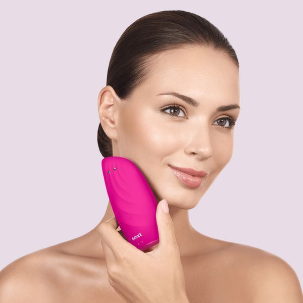 Очистительная щетка для лица GESKE Sonic Thermo Facial Brush Face-Lifter 8в1 magenta HB0087 фото