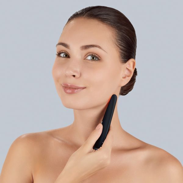 Пристрій для зміцнення і тонізації шкіри обличчя GESKE Skin Firming Wand 7в1 black HB0427 фото
